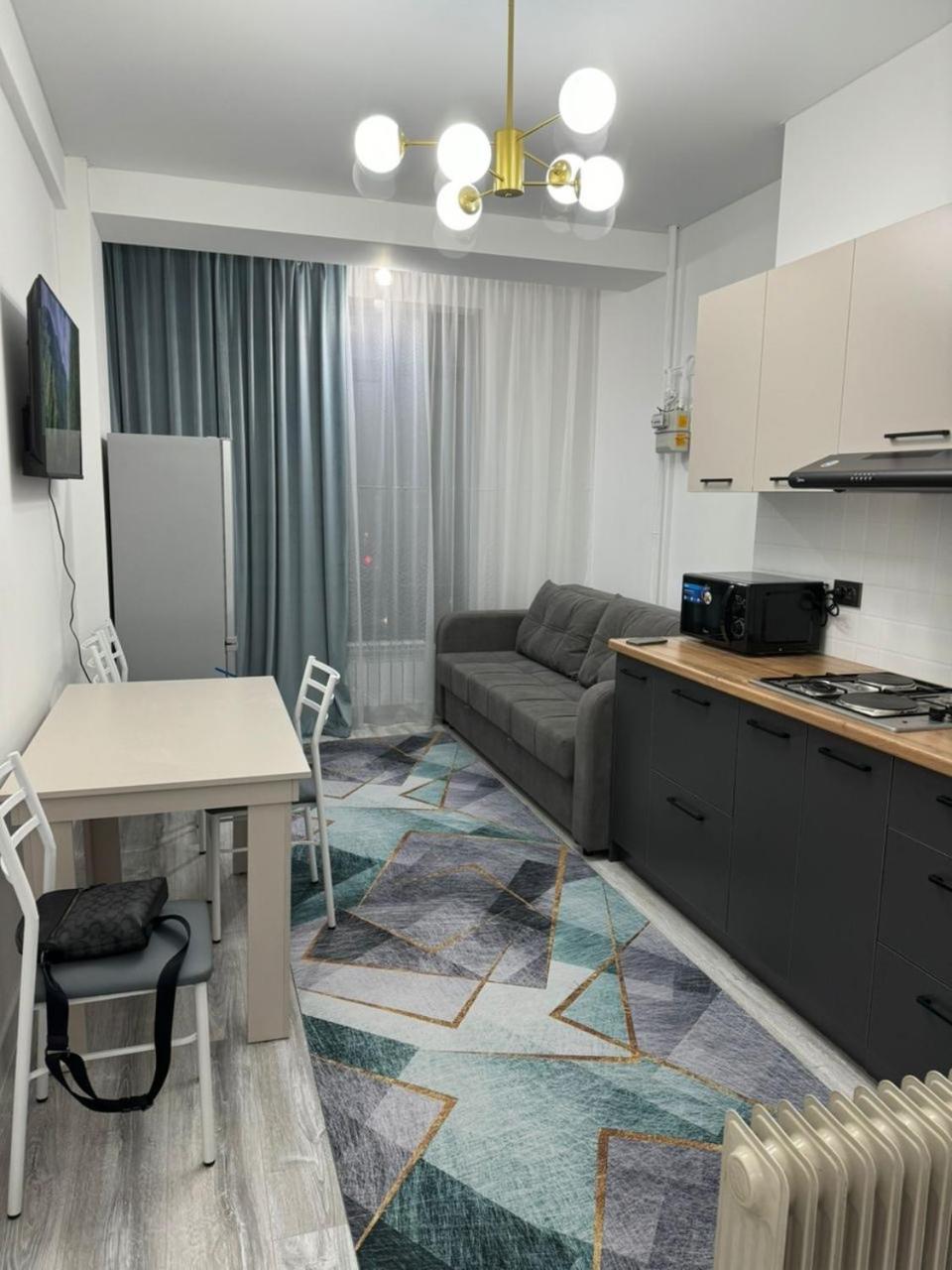 Evita Apartment Bișkek Exterior foto